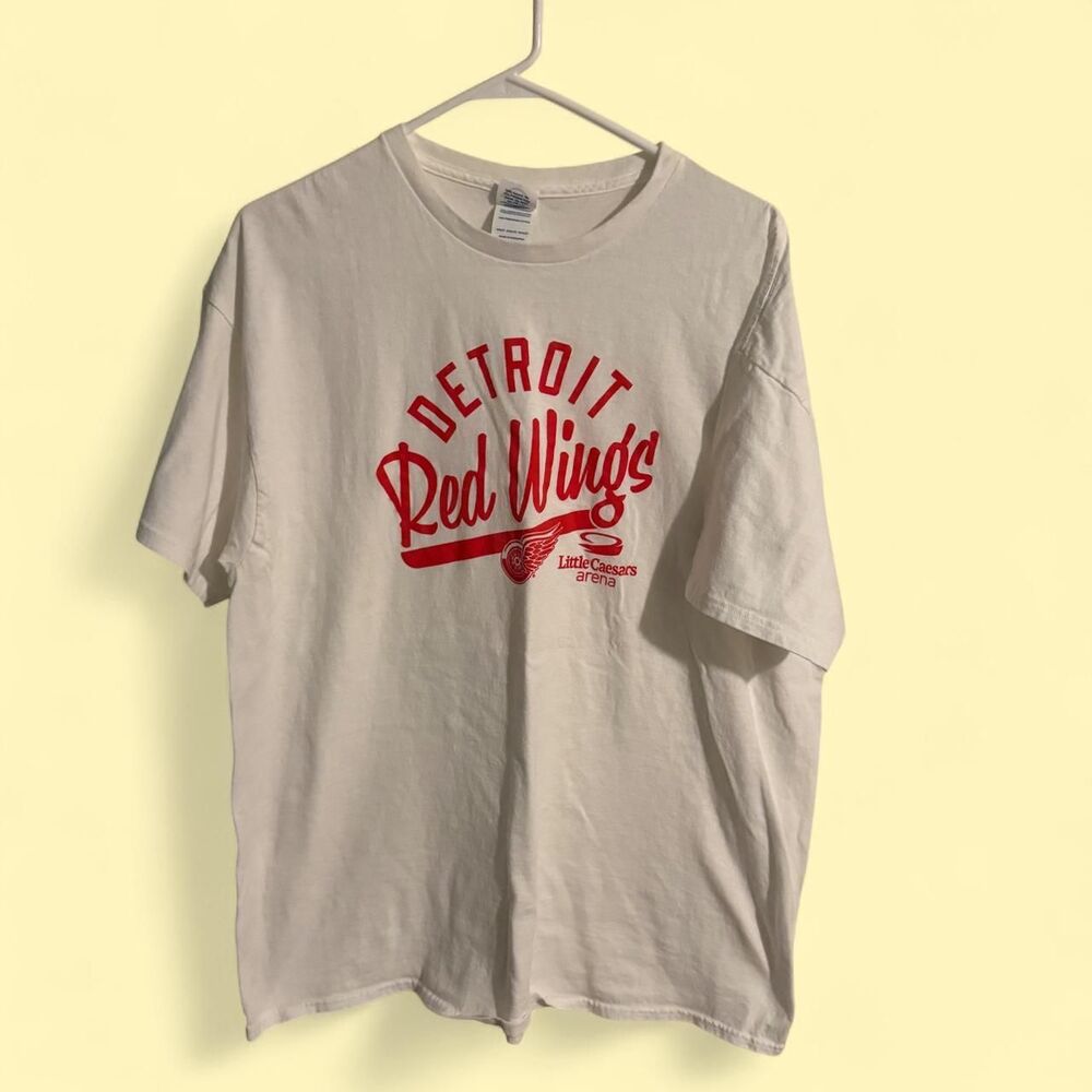 Delta t-shirt unisex XL white Detroit Red Wings NHL hockey arena graphic tee